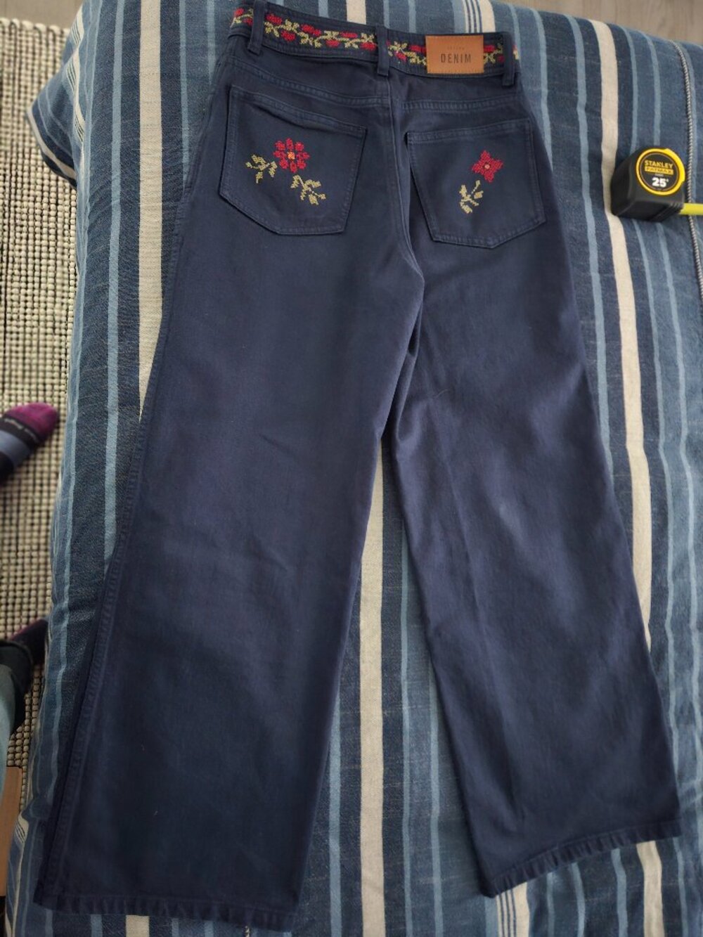 Sezane x Lucia Vergara Marine Blue w/Jazmin Embroidery Jeans size 38/ US6 cotton - Picture 9 of 12